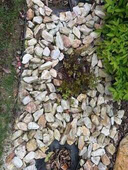 Dekoracne kamene Bridlica color 1tona