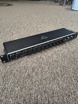 Behringer UMC1820 zvukova karta