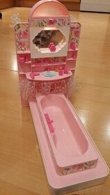Barbie kôň, bábiky a nábytok - kúpeľňa, posteľ