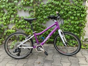 Predám krásny dievčenský odľahčený detský bicykel Woom 4