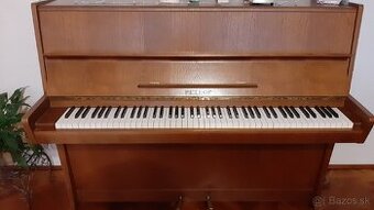Piano PETROF