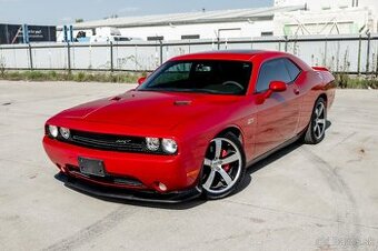 Dodge Challenger SRT8 6.4 MANUÁL 477PS