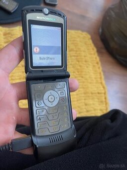 Motorola V3