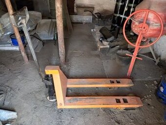 Paletový vozík