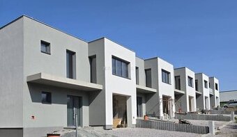 MODERNÝ dvojpodlažný dom v radovej zástavbe, Prešov, Šalgoví