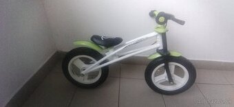 Predám odrážadlo 12" kolesa. Zachovalé. Málo jazdené. Inzer