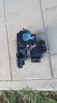 Vnútorný zámok dverí zadné lavé Škoda Fabia 1