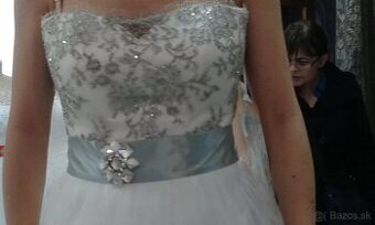 Svadobné spoločenské šaty