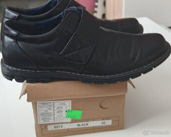 Elegantné chlapčenské topánky