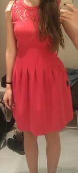 Červené spoločenské šaty H&M