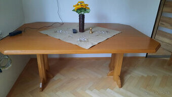 Jedálenský stôl - dubový