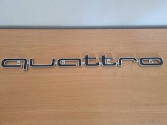 Veľký nápis QUATTRO pre AUDI chrom, čierne, červene