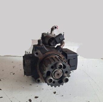 Vstrekova. čerpadlo Volkswagen Passat B7 1.6 TDI 03L130755H