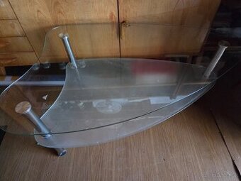 Konferencny stolik zo skla