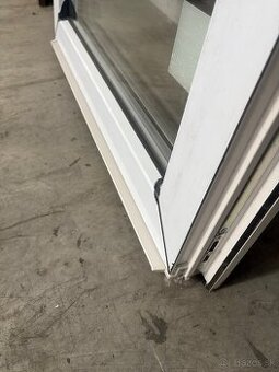 Predam vchodove dvere so svetlikom