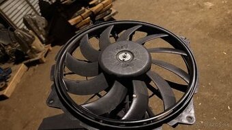 A4 B7 ventilátor chladiča klímy