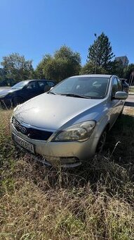 Kia ceed 2011 automat diesel