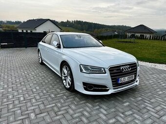 Audi S8, model 2015, zakázková výbava