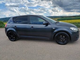 Kia ceed 2009 1.6 benzín
