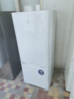 Predám chladničku Indesit 150cm