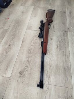 Predám vzduchovku Hammerli Hunter force 900 s puškohladom