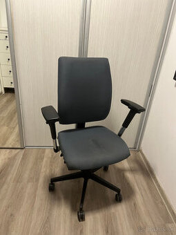 Kancelárske kreslo