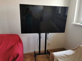 Na predaj: Philips 58” 4K UHD Smart TV + profesionálny stoja