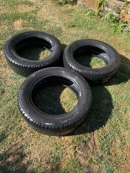 Predám letné pneu MICHELIN AGILIS 215/60R17 104/102 H