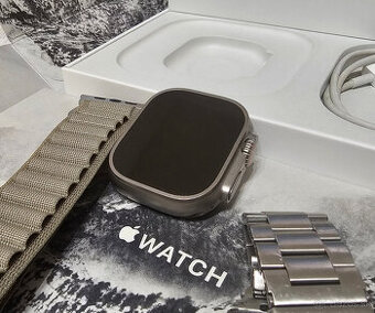Apple Watch Ultra 2 49mm Titanium - top stav