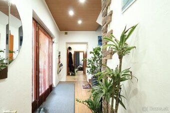 Na predaj 5-izbový rodinný dom v meste Šahy