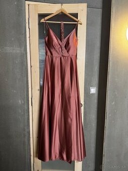 Dlhé staroružové spoločenské šaty