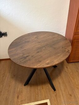 Predám okrúhly jedálenský stôl
