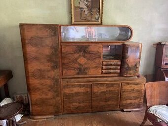 Starožitná skriňa