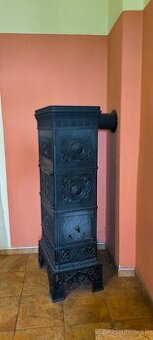 Starožitná liatinová pec.