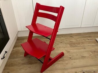 Stokke Tripp Trapp detská stolička s príslušenstvom.