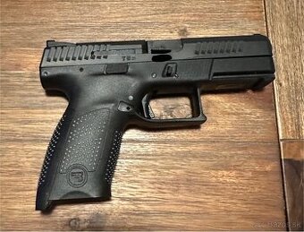 NOVÁ CZ P10C