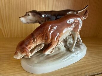 Royal Dux Bohemia – porcelánová socha poľovníckych psov