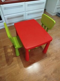 Ikea mammut stolik a stolitcky