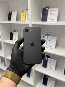 ZÁRUKA 2 ROKY /  Apple iPhone 16e 128GB Black, 100% ZDRAVIE