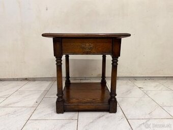 Starožitný rustikální stolek