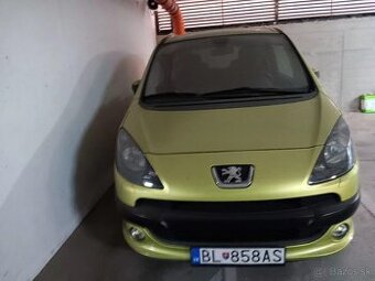 Peugeot 1007 1.6 16V (r.v. 2005) 115 000km,senzory,nová bat.
