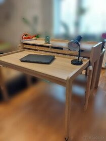 Na predaj dubový písací stolík - 1