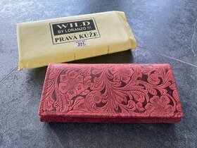 Dámska kožená peňaženka, Wild so vzorom v červenom. - 1