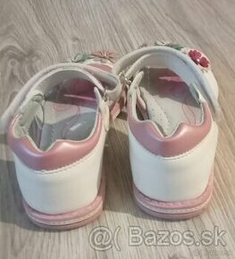 Dievčenské sandálky veľkosť 27