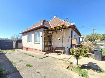 Na predaj čiastočne zrekonštruovaný 4 izbový rodinný dom...