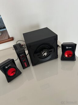 GENIUS GX Gaming Top stav