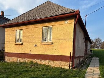 Na predaj: Rodinný dom s veľkým pozemkom a garážou – Veľaty