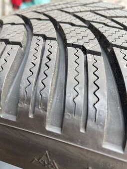 Zimne ako nove Firestone Winterhawk 4 235/40R19 96V