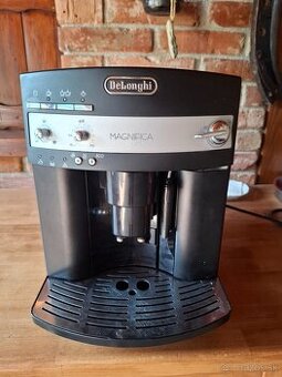 Predám kávovar Delonghi Magnifica