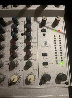 Mixážny pult Behringer MX802A